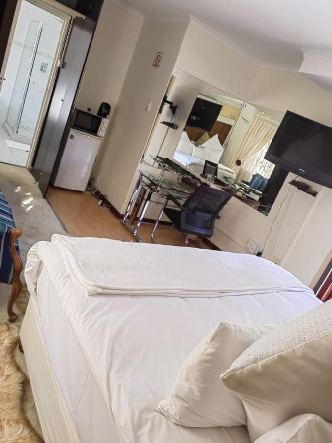 Obaa Sima Guest House Ουμτάτα Εξωτερικό φωτογραφία
