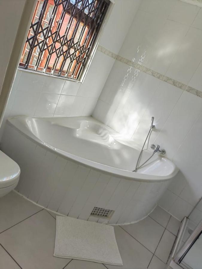 Obaa Sima Guest House Ουμτάτα Εξωτερικό φωτογραφία