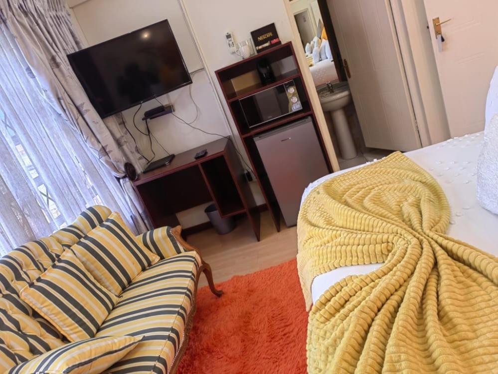 Obaa Sima Guest House Ουμτάτα Εξωτερικό φωτογραφία