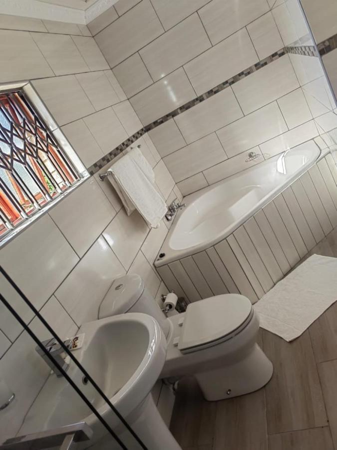 Obaa Sima Guest House Ουμτάτα Εξωτερικό φωτογραφία